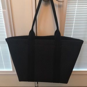 ROTHYS The Essential Tote in Shadow Black